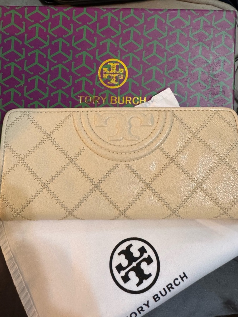 Tory Burch Fleming Slim Leather Wallet (Cream) - EUC